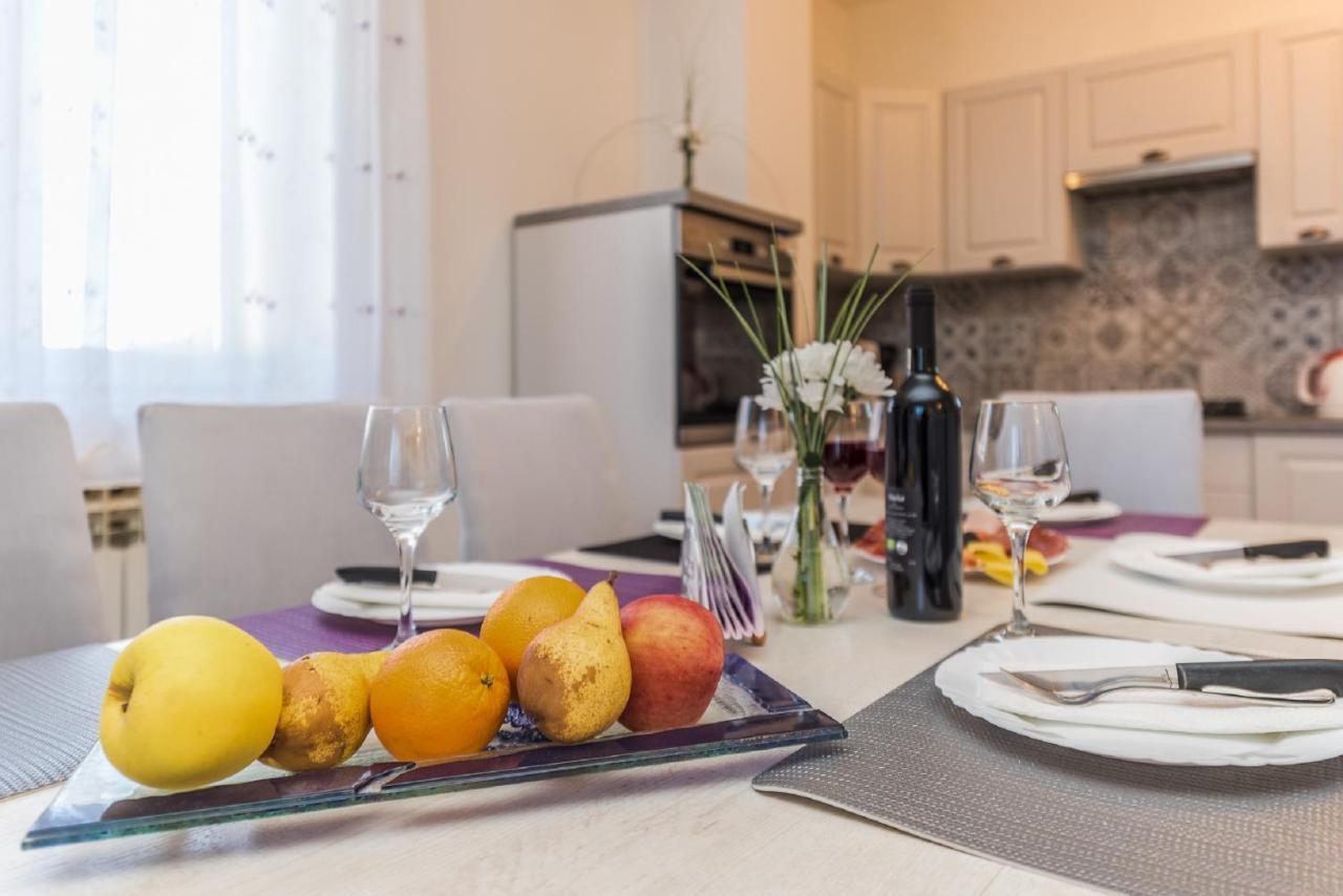 Holiday Home Tower With Private Pool, Sauna And Quads Smilcic Екстер'єр фото