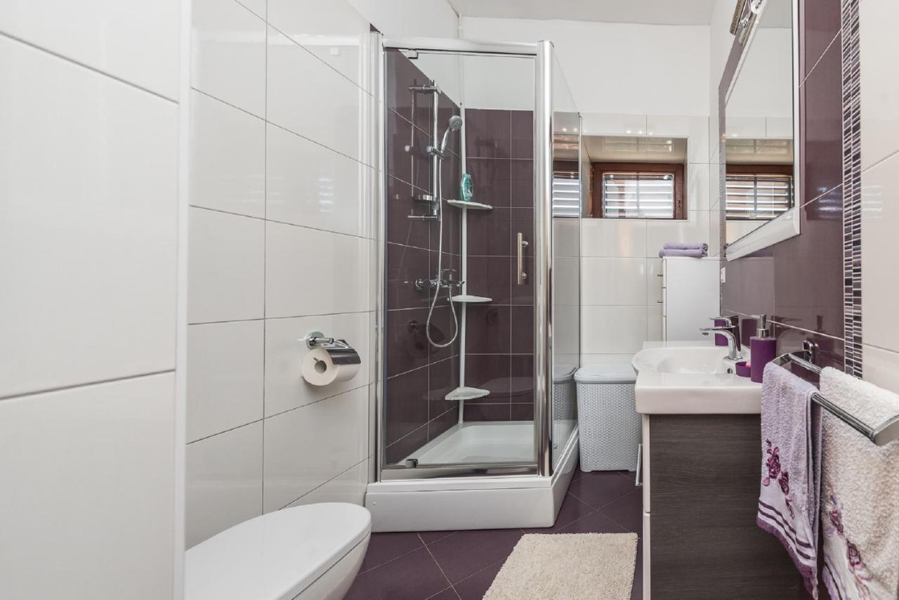 Holiday Home Tower With Private Pool, Sauna And Quads Smilcic Екстер'єр фото