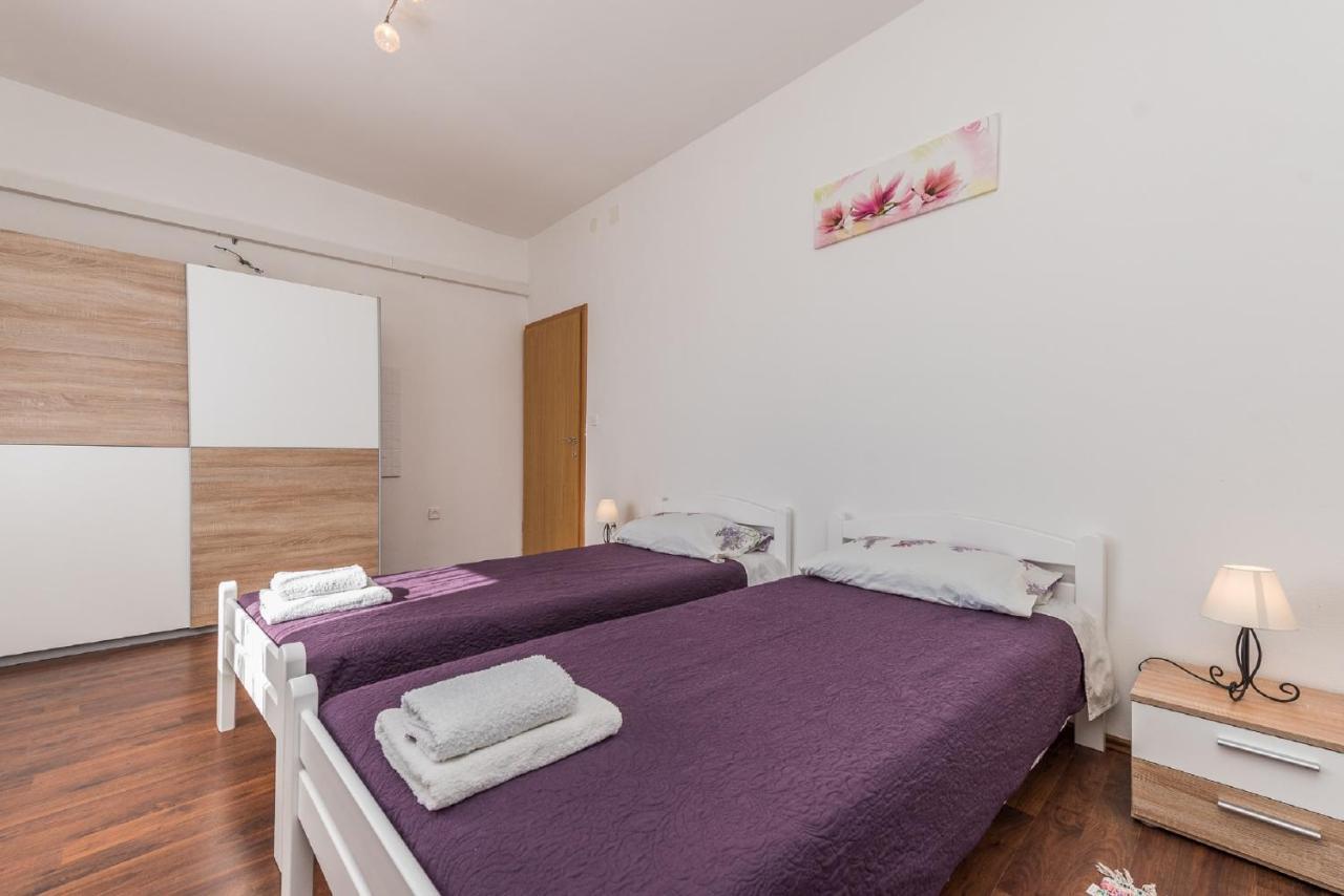 Holiday Home Tower With Private Pool, Sauna And Quads Smilcic Екстер'єр фото