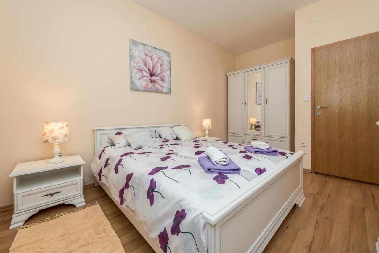Holiday Home Tower With Private Pool, Sauna And Quads Smilcic Екстер'єр фото