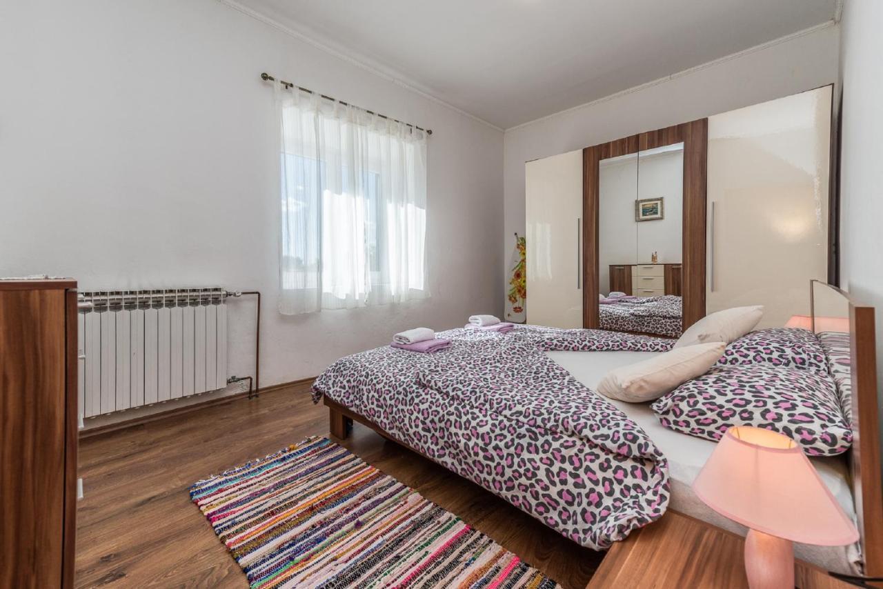 Holiday Home Tower With Private Pool, Sauna And Quads Smilcic Екстер'єр фото